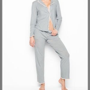 NWT VICTORIA SECRET LIGHT WEIGHT PJ’s